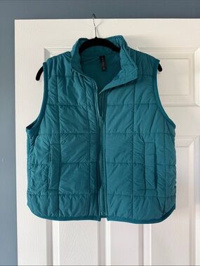 Teal puffer zip up vest w pockets